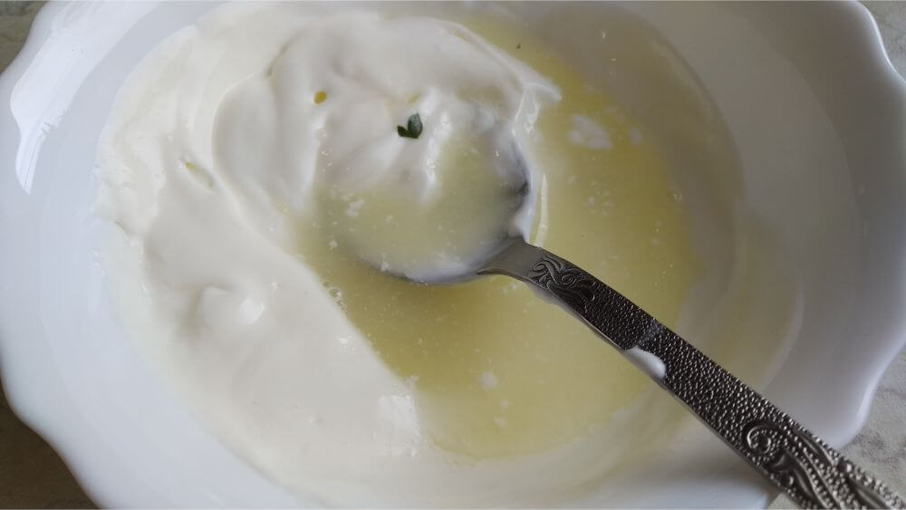 sour cream on a plate for the cauliflower soup in instant pot