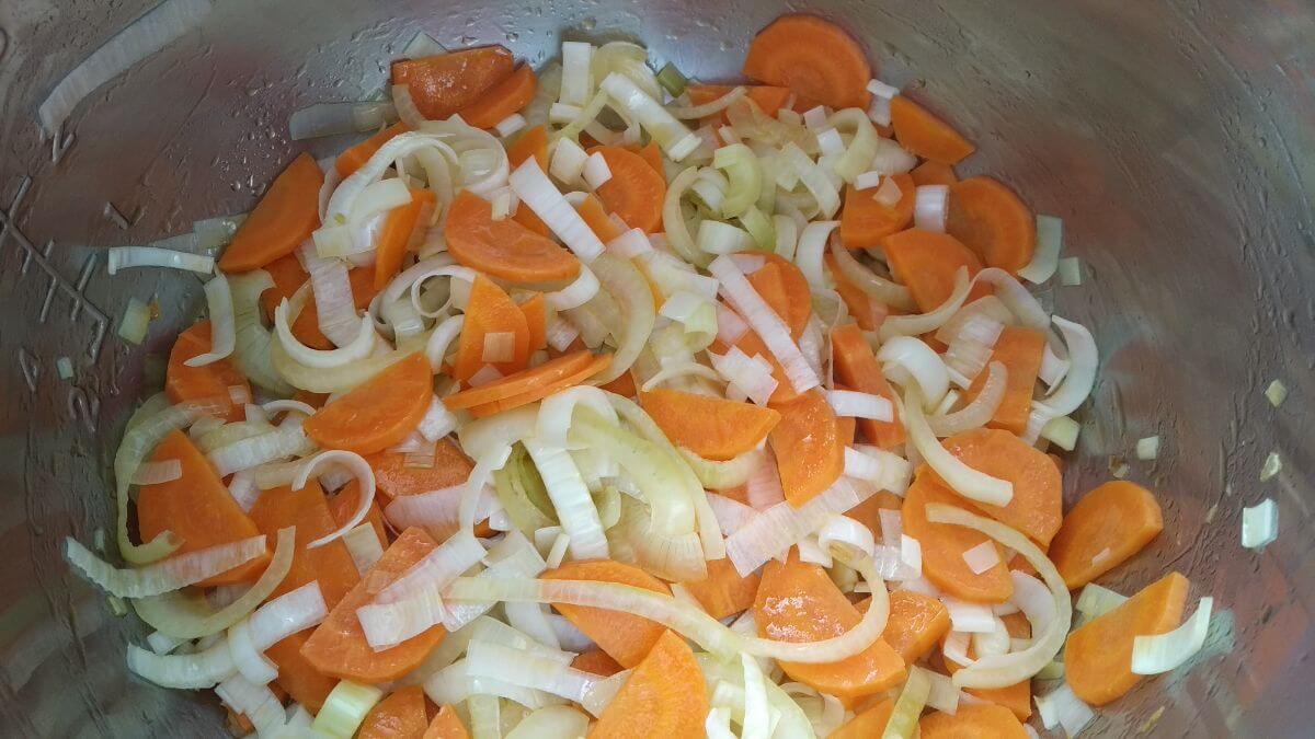 vegetables inside instant pot