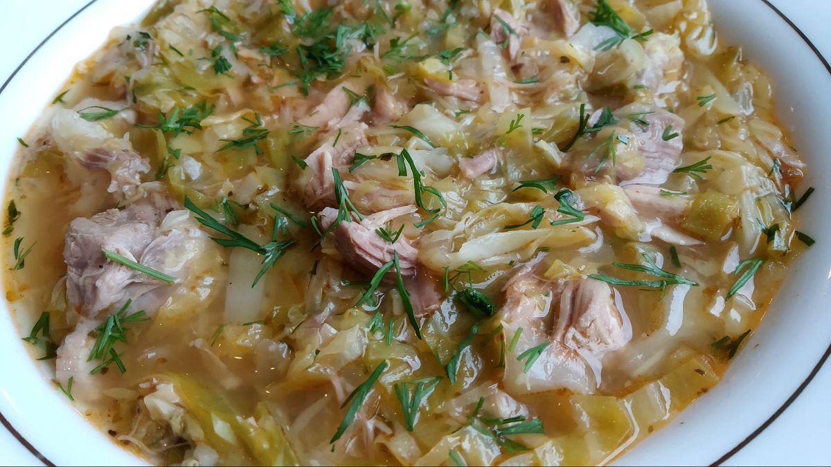 Recipe for young cabbage with ham hock (pork knuckle) - instantpot