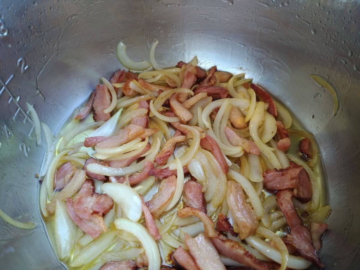 sautéd bacon and onions inside instant pot
