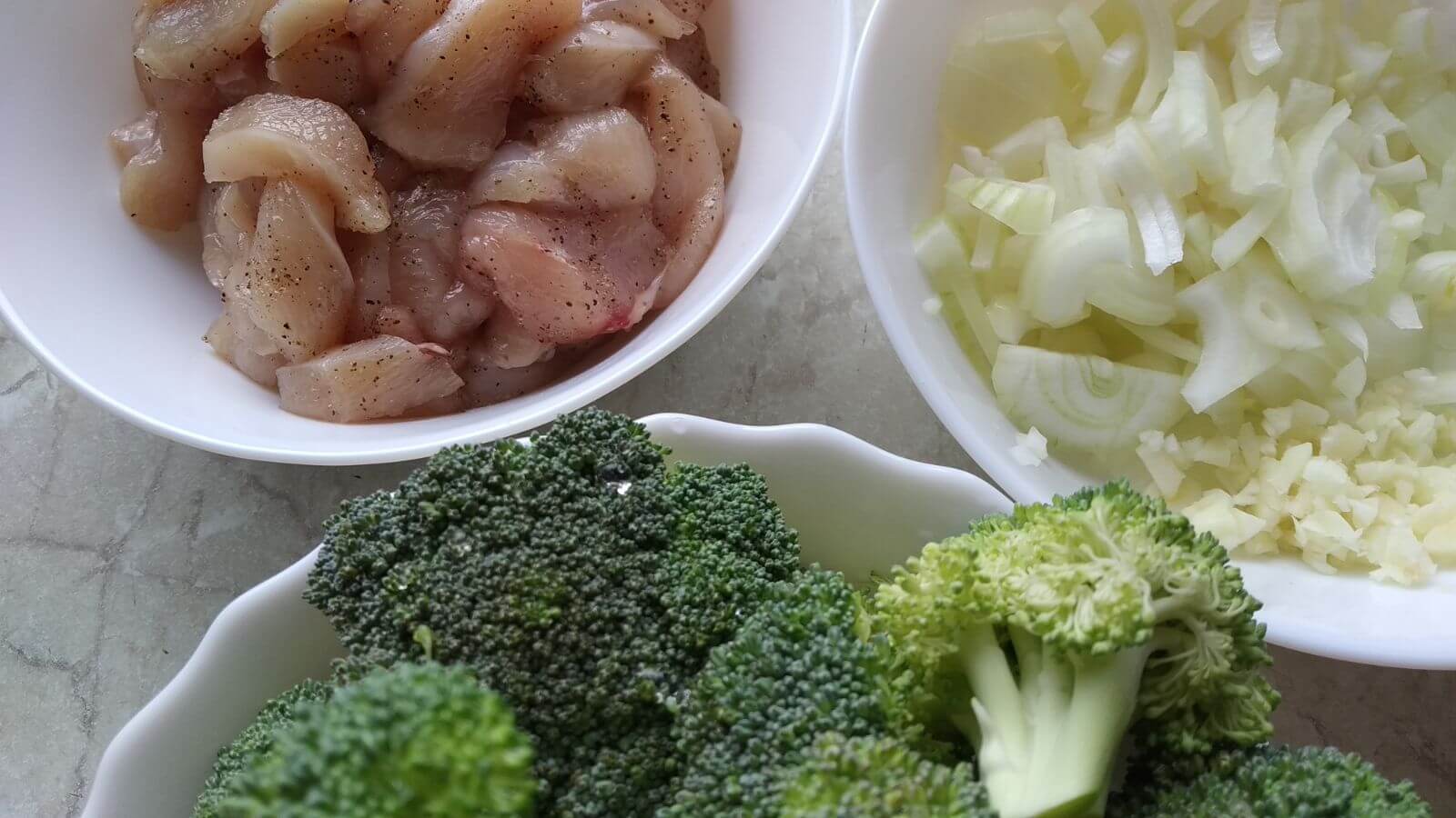chopped chicken breast, onions and broccoli - instant pot club